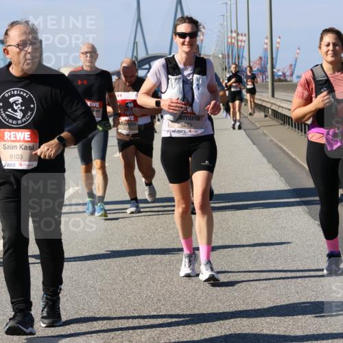 03.10.2025 - Köhlbrandbrückenlauf Strokosch-Dieckow http://msf.ph/oto/9164919 03.10.2025 13:11:56 Position 3 5142, 6103, 5273 meine-sportfotos.de