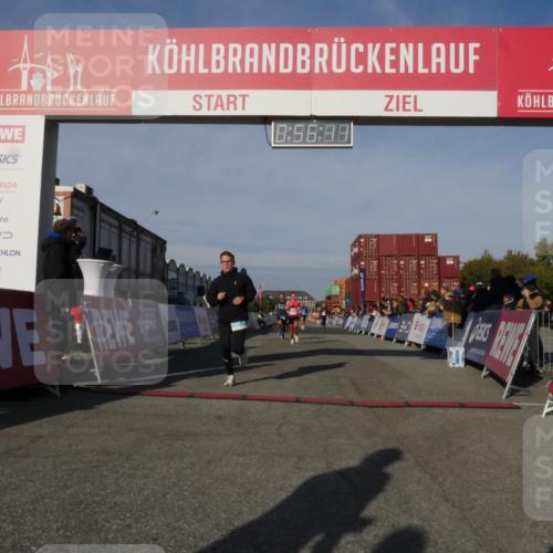 03.10.2025 - Köhlbrandbrückenlauf Matties Gatica Varas http://msf.ph/oto/9164922 03.10.2025 09:56:13 Ziel 1095, 1230, 3183, 3223, 3249, 3337, 3593, 3834 meine-sportfotos.de