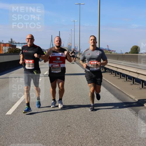 03.10.2025 - Köhlbrandbrückenlauf Strokosch-Dieckow http://msf.ph/oto/9164928 03.10.2025 13:12:00 Position 3 5246, 5247 meine-sportfotos.de
