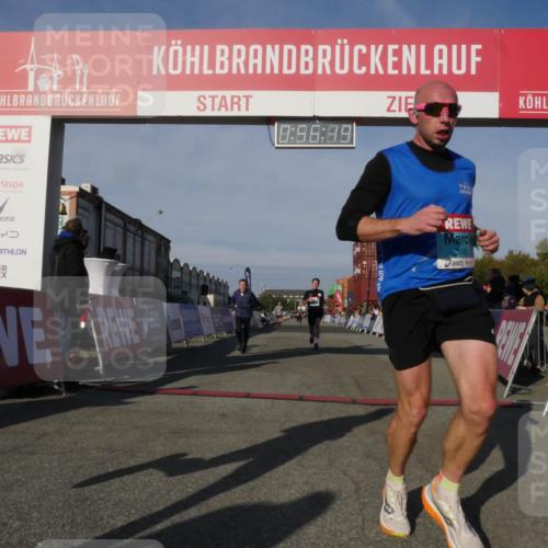 03.10.2025 - Köhlbrandbrückenlauf Matties Gatica Varas http://msf.ph/oto/9164951 03.10.2025 09:56:20 Ziel 1069, 3183, 3337 meine-sportfotos.de