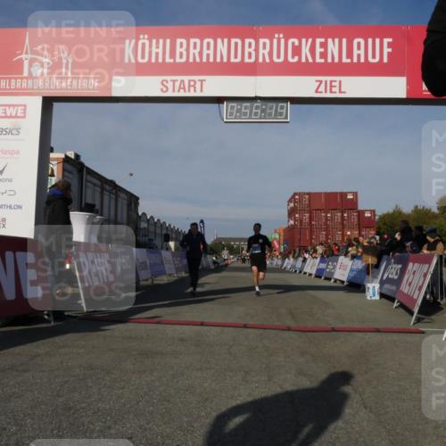 03.10.2025 - Köhlbrandbrückenlauf Matties Gatica Varas http://msf.ph/oto/9164953 03.10.2025 09:56:21 Ziel 1069, 3183, 3337 meine-sportfotos.de