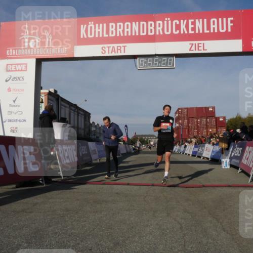 03.10.2025 - Köhlbrandbrückenlauf Matties Gatica Varas http://msf.ph/oto/9164957 03.10.2025 09:56:22 Ziel 1069, 3183, 3337 meine-sportfotos.de