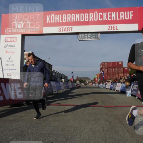 03.10.2025 - Köhlbrandbrückenlauf Matties Gatica Varas http://msf.ph/oto/9164962 03.10.2025 09:56:23 Ziel 1069, 3354 meine-sportfotos.de