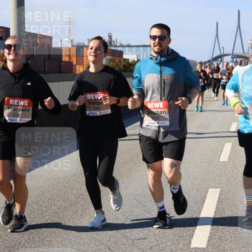 03.10.2025 - Köhlbrandbrückenlauf Strokosch-Dieckow http://msf.ph/oto/9164978 03.10.2025 13:12:14 Position 3 5347, 5301, 5505, 6547 meine-sportfotos.de