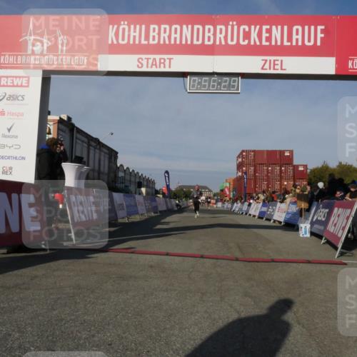 03.10.2025 - Köhlbrandbrückenlauf Matties Gatica Varas http://msf.ph/oto/9164983 03.10.2025 09:56:31 Ziel 1085, 1421, 3354, 3544 meine-sportfotos.de