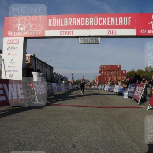03.10.2025 - Köhlbrandbrückenlauf Matties Gatica Varas http://msf.ph/oto/9164990 03.10.2025 09:56:32 Ziel 1085, 1421, 3354, 3402, 3544 meine-sportfotos.de