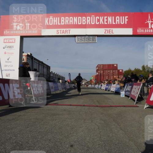 03.10.2025 - Köhlbrandbrückenlauf Matties Gatica Varas http://msf.ph/oto/9164992 03.10.2025 09:56:33 Ziel 1085, 1421, 3354, 3402, 3544 meine-sportfotos.de