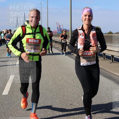 03.10.2025 - Köhlbrandbrückenlauf Strokosch-Dieckow http://msf.ph/oto/9165001 03.10.2025 13:12:20 Position 3 4754, 4702 meine-sportfotos.de