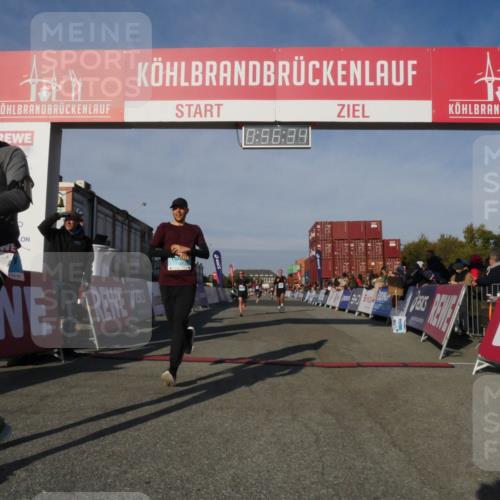 03.10.2025 - Köhlbrandbrückenlauf Matties Gatica Varas http://msf.ph/oto/9165004 03.10.2025 09:56:36 Ziel 1023, 1085, 1103, 1421, 3402, 3544 meine-sportfotos.de