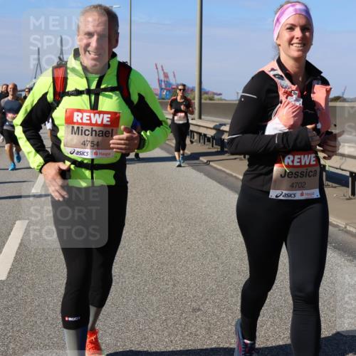 03.10.2025 - Köhlbrandbrückenlauf Strokosch-Dieckow http://msf.ph/oto/9165010 03.10.2025 13:12:20 Position 3 4754, 4702 meine-sportfotos.de