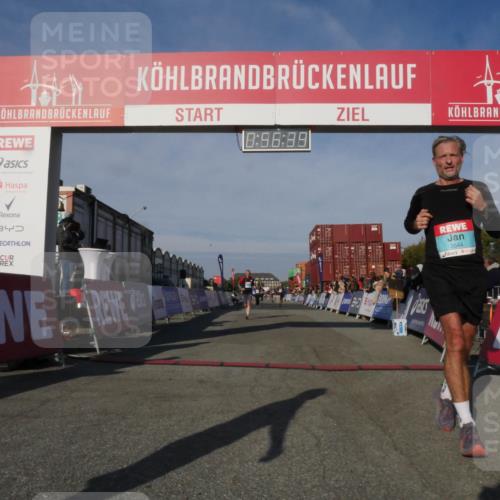03.10.2025 - Köhlbrandbrückenlauf Matties Gatica Varas http://msf.ph/oto/9165023 03.10.2025 09:56:41 Ziel 1023, 1065, 1103, 1150, 1261, 1703, 3402, 3763 meine-sportfotos.de