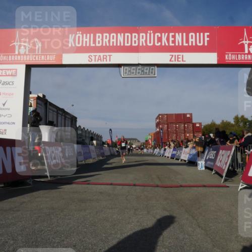 03.10.2025 - Köhlbrandbrückenlauf Matties Gatica Varas http://msf.ph/oto/9165025 03.10.2025 09:56:41 Ziel 1023, 1065, 1103, 1150, 1261, 1703, 3402, 3763 meine-sportfotos.de