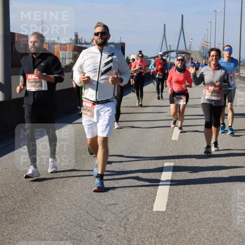 03.10.2025 - Köhlbrandbrückenlauf Strokosch-Dieckow http://msf.ph/oto/9165032 03.10.2025 13:12:26 Position 3 4767, 4498, 4919, 5300 meine-sportfotos.de