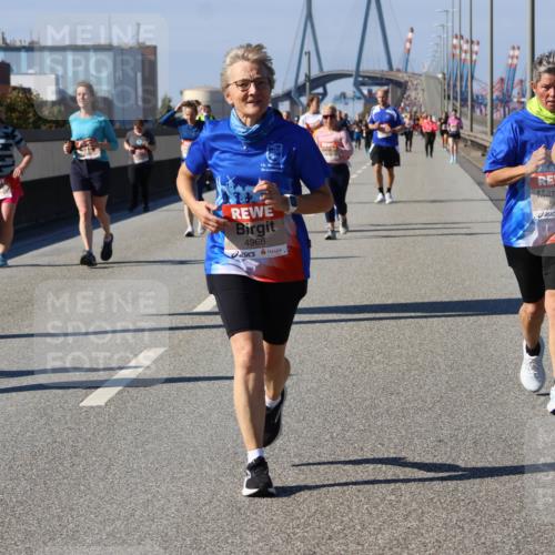 03.10.2025 - Köhlbrandbrückenlauf Strokosch-Dieckow http://msf.ph/oto/9165063 03.10.2025 13:12:40 Position 3 15, 4966, 5427, 5357 meine-sportfotos.de