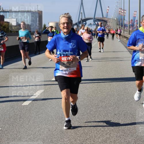 03.10.2025 - Köhlbrandbrückenlauf Strokosch-Dieckow http://msf.ph/oto/9165065 03.10.2025 13:12:40 Position 3 15, 4966, 5427, 5357 meine-sportfotos.de