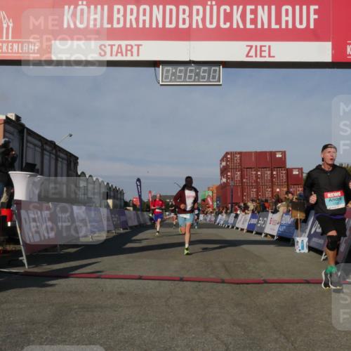 03.10.2025 - Köhlbrandbrückenlauf Matties Gatica Varas http://msf.ph/oto/9165066 03.10.2025 09:56:52 Ziel 1050, 1065, 1086, 1275, 1703, 2844, 3491, 3531 meine-sportfotos.de