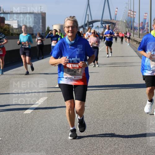 03.10.2025 - Köhlbrandbrückenlauf Strokosch-Dieckow http://msf.ph/oto/9165067 03.10.2025 13:12:40 Position 3 15, 4966, 5427, 5357 meine-sportfotos.de