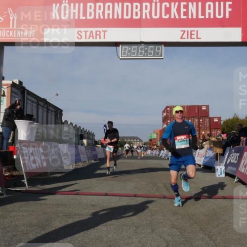 03.10.2025 - Köhlbrandbrückenlauf Matties Gatica Varas http://msf.ph/oto/9165082 03.10.2025 09:56:56 Ziel 1050, 1068, 1086, 1196, 1275, 1550, 2844, 2955, 3531 meine-sportfotos.de