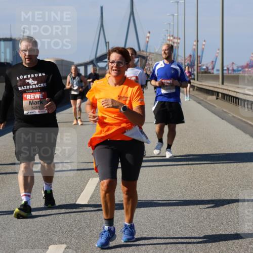 03.10.2025 - Köhlbrandbrückenlauf Strokosch-Dieckow http://msf.ph/oto/9165090 03.10.2025 13:12:49 Position 3 6289 meine-sportfotos.de