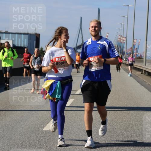 03.10.2025 - Köhlbrandbrückenlauf Strokosch-Dieckow http://msf.ph/oto/9165094 03.10.2025 13:12:52 Position 3 6076, 6072 meine-sportfotos.de