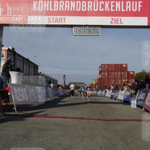 03.10.2025 - Köhlbrandbrückenlauf Matties Gatica Varas http://msf.ph/oto/9165095 03.10.2025 09:57:00 Ziel 1068, 1086, 1196, 1275, 1550, 2844, 2955, 3270 meine-sportfotos.de