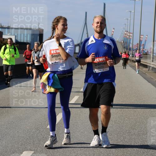 03.10.2025 - Köhlbrandbrückenlauf Strokosch-Dieckow http://msf.ph/oto/9165100 03.10.2025 13:12:52 Position 3 6076, 6072 meine-sportfotos.de