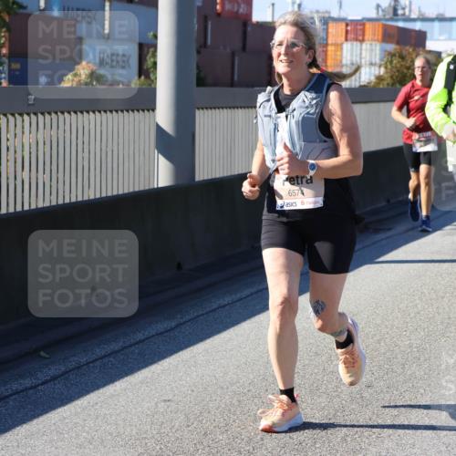 03.10.2025 - Köhlbrandbrückenlauf Strokosch-Dieckow http://msf.ph/oto/9165104 03.10.2025 13:12:58 Position 3 6574 meine-sportfotos.de