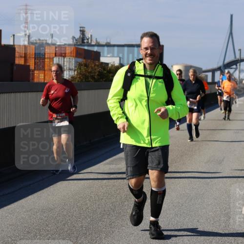 03.10.2025 - Köhlbrandbrückenlauf Strokosch-Dieckow http://msf.ph/oto/9165113 03.10.2025 13:13:00 Position 3  meine-sportfotos.de