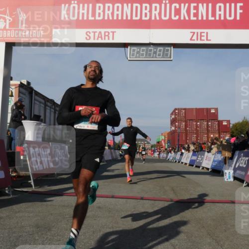 03.10.2025 - Köhlbrandbrückenlauf Matties Gatica Varas http://msf.ph/oto/9165127 03.10.2025 09:57:08 Ziel 1090, 1196, 1258, 1550, 3205, 3270, 3414 meine-sportfotos.de