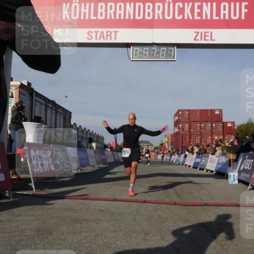 03.10.2025 - Köhlbrandbrückenlauf Matties Gatica Varas http://msf.ph/oto/9165129 03.10.2025 09:57:09 Ziel 1090, 1258, 3205, 3270, 3414, 3705 meine-sportfotos.de