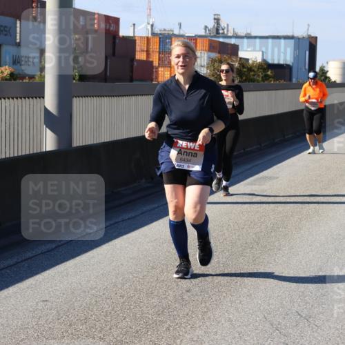 03.10.2025 - Köhlbrandbrückenlauf Strokosch-Dieckow http://msf.ph/oto/9165130 03.10.2025 13:13:05 Position 3 6434 meine-sportfotos.de