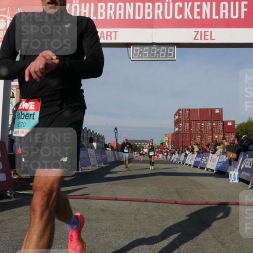 03.10.2025 - Köhlbrandbrückenlauf Matties Gatica Varas http://msf.ph/oto/9165134 03.10.2025 09:57:10 Ziel 1090, 1258, 3205, 3414, 3705 meine-sportfotos.de