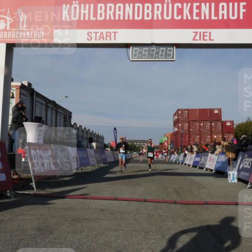 03.10.2025 - Köhlbrandbrückenlauf Matties Gatica Varas http://msf.ph/oto/9165136 03.10.2025 09:57:11 Ziel 1090, 1258, 3205, 3414, 3705 meine-sportfotos.de