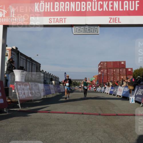 03.10.2025 - Köhlbrandbrückenlauf Matties Gatica Varas http://msf.ph/oto/9165140 03.10.2025 09:57:11 Ziel 1090, 1258, 3205, 3414, 3705 meine-sportfotos.de
