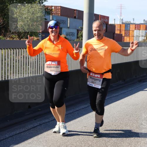 03.10.2025 - Köhlbrandbrückenlauf Strokosch-Dieckow http://msf.ph/oto/9165142 03.10.2025 13:13:13 Position 3 560, 4440, 6411 meine-sportfotos.de