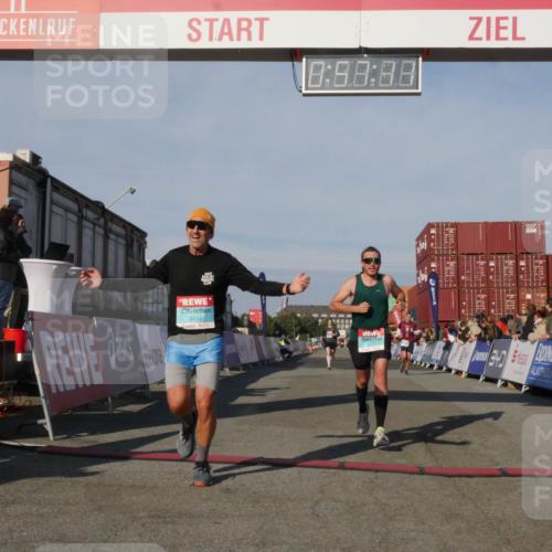 03.10.2025 - Köhlbrandbrückenlauf Matties Gatica Varas http://msf.ph/oto/9165143 03.10.2025 09:57:13 Ziel 1090, 1180, 1258, 3205, 3414, 3705 meine-sportfotos.de