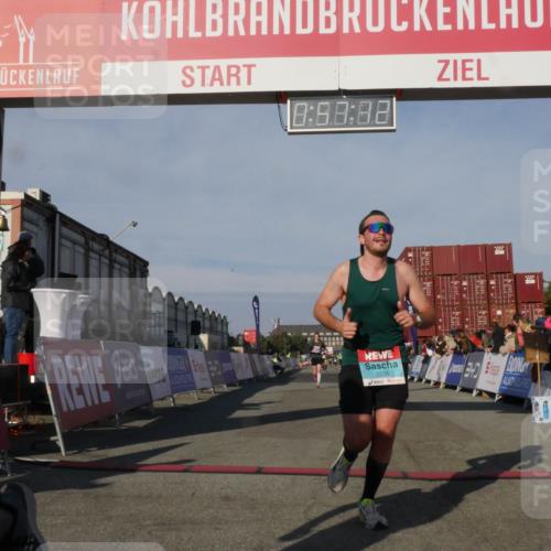 03.10.2025 - Köhlbrandbrückenlauf Matties Gatica Varas http://msf.ph/oto/9165146 03.10.2025 09:57:14 Ziel 1090, 1180, 1258, 3205, 3705 meine-sportfotos.de