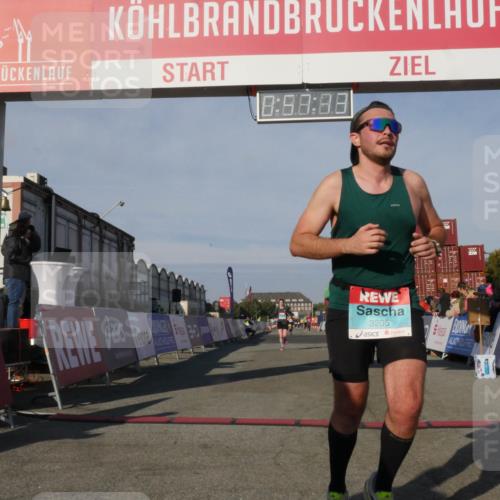 03.10.2025 - Köhlbrandbrückenlauf Matties Gatica Varas http://msf.ph/oto/9165148 03.10.2025 09:57:15 Ziel 1090, 1180, 1258, 3705 meine-sportfotos.de