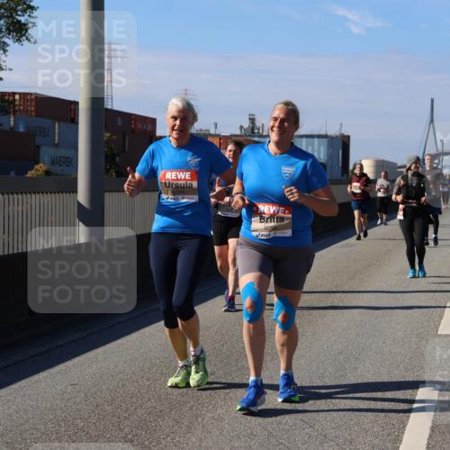 03.10.2025 - Köhlbrandbrückenlauf Strokosch-Dieckow http://msf.ph/oto/9165159 03.10.2025 13:13:16 Position 3 6094, 6095 meine-sportfotos.de