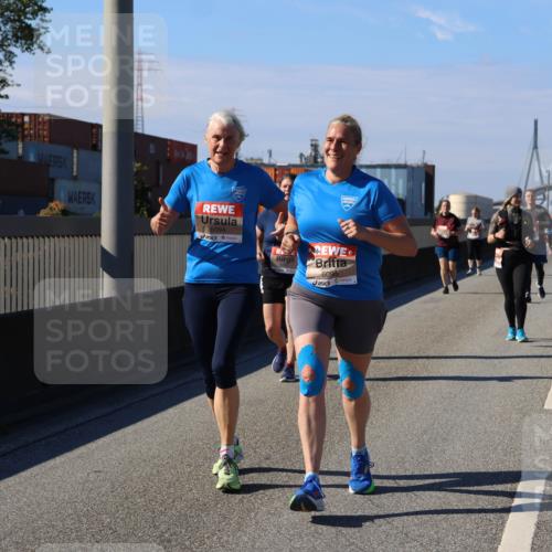 03.10.2025 - Köhlbrandbrückenlauf Strokosch-Dieckow http://msf.ph/oto/9165161 03.10.2025 13:13:16 Position 3 6094, 6095 meine-sportfotos.de