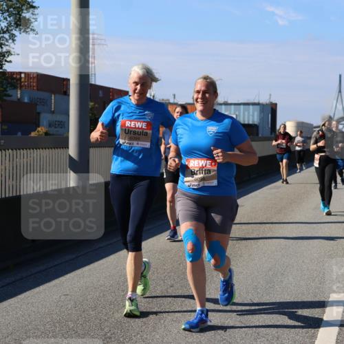03.10.2025 - Köhlbrandbrückenlauf Strokosch-Dieckow http://msf.ph/oto/9165166 03.10.2025 13:13:16 Position 3 6094, 6095 meine-sportfotos.de