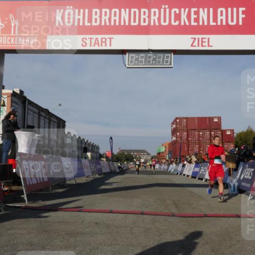 03.10.2025 - Köhlbrandbrückenlauf Matties Gatica Varas http://msf.ph/oto/9165167 03.10.2025 09:57:20 Ziel 1010, 1101, 1180, 2708, 2760, 3518, 3705 meine-sportfotos.de