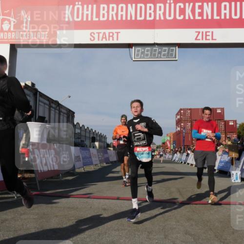 03.10.2025 - Köhlbrandbrückenlauf Matties Gatica Varas http://msf.ph/oto/9165199 03.10.2025 09:57:29 Ziel 1010, 1101, 1541, 2759, 2820, 3518, 3795 meine-sportfotos.de