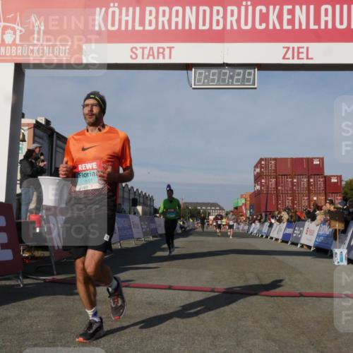 03.10.2025 - Köhlbrandbrückenlauf Matties Gatica Varas http://msf.ph/oto/9165204 03.10.2025 09:57:30 Ziel 1010, 1541, 2759, 2819, 2820, 3795 meine-sportfotos.de