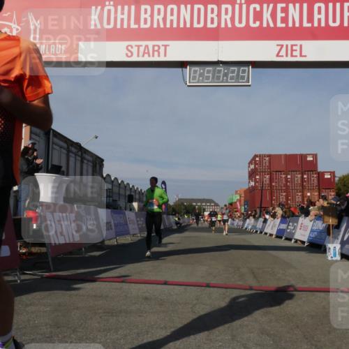03.10.2025 - Köhlbrandbrückenlauf Matties Gatica Varas http://msf.ph/oto/9165206 03.10.2025 09:57:31 Ziel 1010, 1541, 2759, 2819, 2820, 3795 meine-sportfotos.de