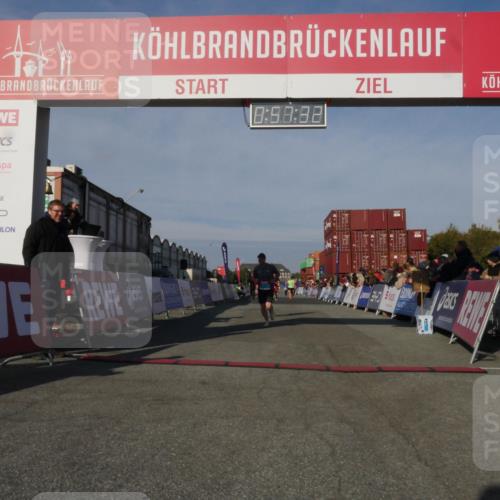 03.10.2025 - Köhlbrandbrückenlauf Matties Gatica Varas http://msf.ph/oto/9165219 03.10.2025 09:57:34 Ziel 1541, 2759, 2819, 2820, 3335, 3795 meine-sportfotos.de