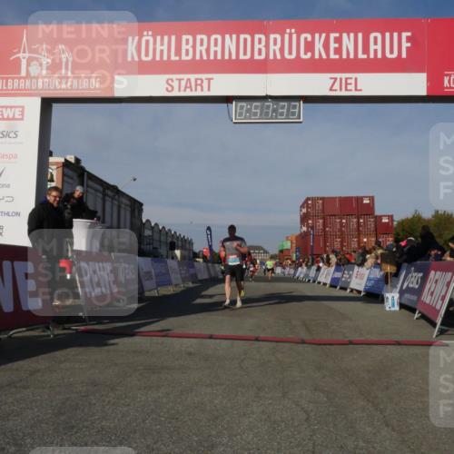 03.10.2025 - Köhlbrandbrückenlauf Matties Gatica Varas http://msf.ph/oto/9165221 03.10.2025 09:57:35 Ziel 1083, 1541, 2759, 2801, 2802, 2819, 2820, 3043, 3335, 3795 meine-sportfotos.de