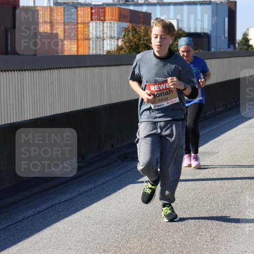 03.10.2025 - Köhlbrandbrückenlauf Strokosch-Dieckow http://msf.ph/oto/9165222 03.10.2025 13:13:36 Position 3 4434 meine-sportfotos.de