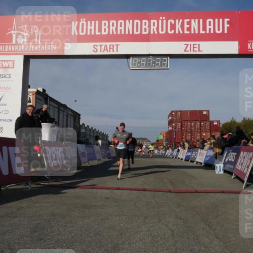 03.10.2025 - Köhlbrandbrückenlauf Matties Gatica Varas http://msf.ph/oto/9165223 03.10.2025 09:57:35 Ziel 1083, 1541, 2759, 2801, 2802, 2819, 2820, 3043, 3335, 3795 meine-sportfotos.de