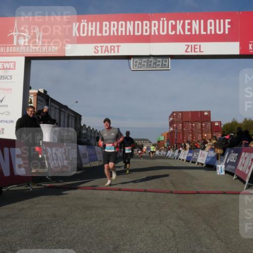 03.10.2025 - Köhlbrandbrückenlauf Matties Gatica Varas http://msf.ph/oto/9165225 03.10.2025 09:57:36 Ziel 1083, 1541, 2759, 2801, 2802, 2819, 2820, 3043, 3335, 3795 meine-sportfotos.de